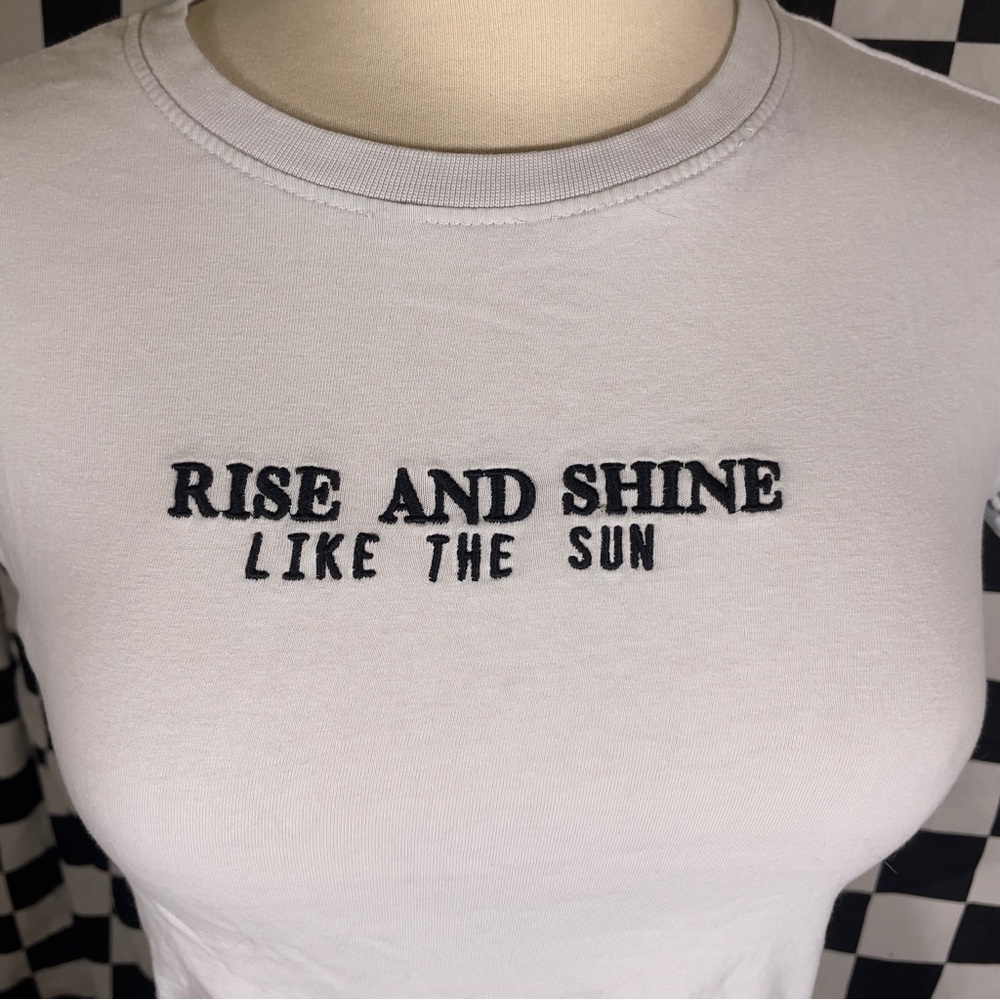 Love Peace & Lip Gloss white sun crop